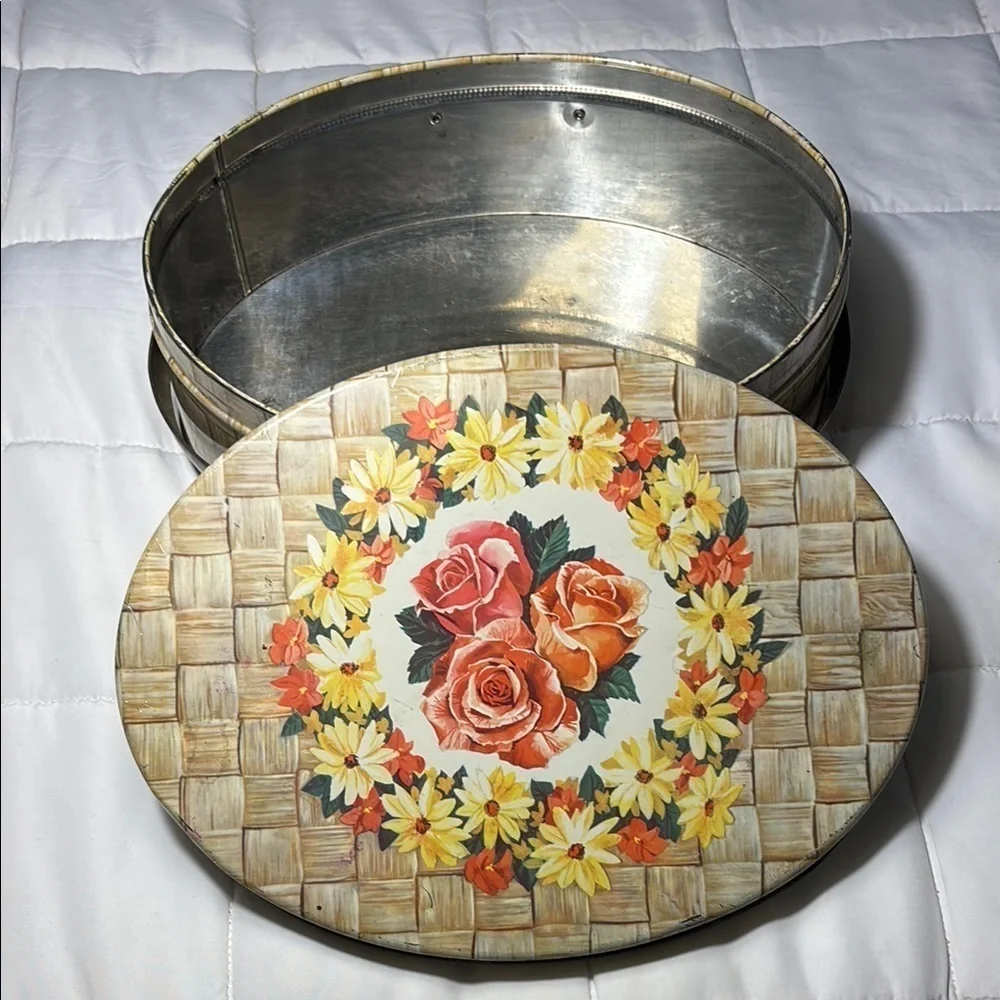 Vintage Tin Box Oval Sewing Basket Picnic Basket Double Swing Handle